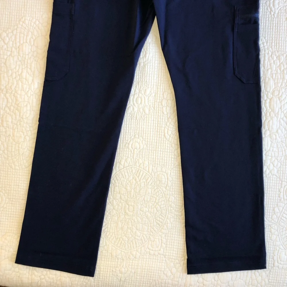 FIGS NWT Men's Navy Cairo Cargo Straight Leg Scrub Pants Size Medium